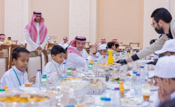 سمو محافظ الأحساء يشارك أبناءَه الأيتام مأدبة الإفطار