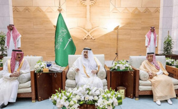 أمير منطقة الرياض يستقبل المهنئين بعيد الفطر المبارك