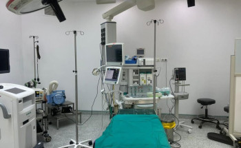 عملية منظارية لإصلاح غضروف شاب متهتك