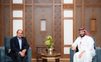 ولي العهد والرئيس المصري يستعرضان على مائدة السحور العلاقات الثنائية الوثيقة والتاريخية بين البلدين الشقيقين