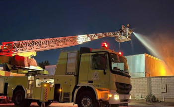 حريق يشب في مستودع بـ”قوزين جدة” و”المدني” يخمده