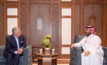 ولي العهد يلتقي ملك الأردن