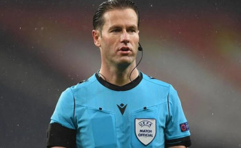 طاقم تحكيم هولندي يقود كلاسيكو الاتحاد والهلال في نصف نهائي الكأس