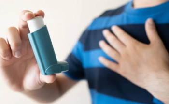 “الصحة” لمرضى الربو: يجب حمل البخاخ وتجنب الزحام أثناء العمرة