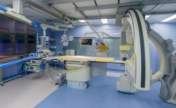 نسبة الوفاة بمثل هذه الحالات تتجاوز 60%.. 4 ساعات جراحية لإيقاف نزيف قاتل بقلب مصاب بمكة المكرمة