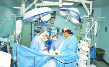 جراحة عاجلة لإغلاق ثقب في قلب رضيع بالقصيم