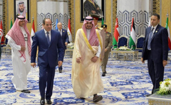 الرئيس المصري يصل جدة للمشاركة في القمة العربية 32