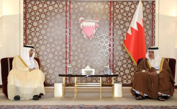 ولي عهد مملكة البحرين يستقبل وزير الاستثمار