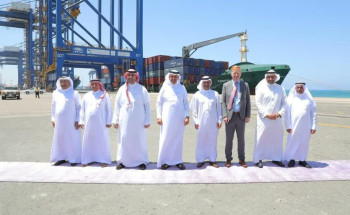 وزير النقل يتفقد أعمال المناطق اللوجستية وحركة الملاحة في ميناء جدة الإسلامي