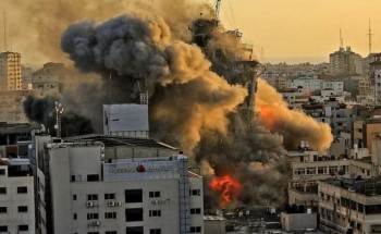 بينهم أطفال ونساء.. 33 شهيدًا وجريحًا فلسطينيًّا بقطاع غزة جراء قصف الاحتلال