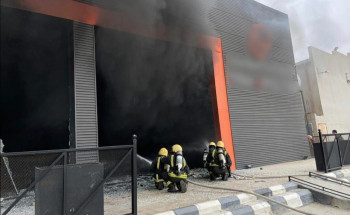 إصابة شخصين.. “مدني حفرالباطن” يُخمد حريقًا في مركز تجاري