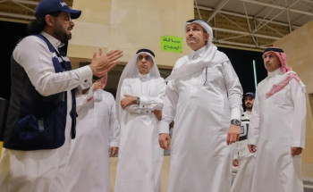 وزير النقل والخدمات اللوجستية يقف على جاهزية صالة الحجاج ويتفقد الحركة التشغيلية لكوادر ومرافق مطار الملك عبدالعزيز الدولي بجدة