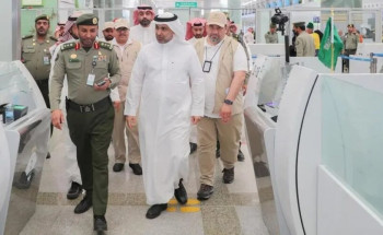 وزير الصحة يزور صالة “طريق مكة” في مطار الملك عبدالعزيز