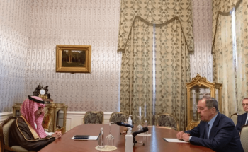 فيصل بن فرحان يلتقي وزير خارجية روسيا ويبحثان تعزيز علاقات البلدين