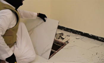 مخبأة في مخازن سرية تحت الأرض.. “مكافحة المخدرات” تضبط أكثر من(1.8)مليون قرص من مادة الإمفيتامين المخدر.