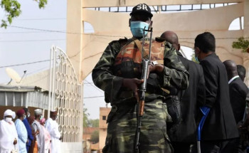 النيجر.. جنود يحاصرون الرئيس داخل القصر الرئاسي ووزير الداخلية محتجَز في منزله