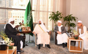 وزير الشؤون الإسلامية يستقبل عددًا من المشاركين في مؤتمر “التواصل والتكامل”