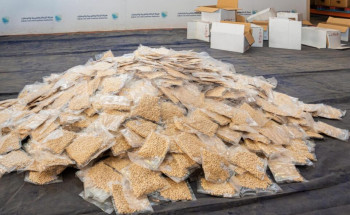 جمرك ميناء جدة الإسلامي يُحبط محاولة تهريب أكثر من 2,2 مليون حبة كبتاجون مُخبأة في إرسالية “بقلاوة”