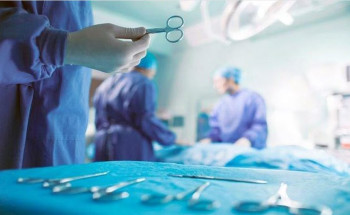 فتحة صغيرة وصمام ميترالي.. تدخل طبي دقيق ينقذ حياة ثمانيني بالرياض