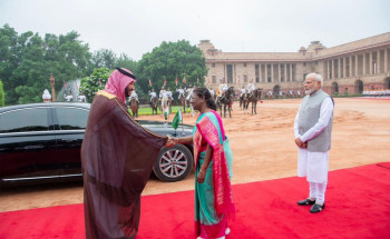 ولي العهد يلتقي رئيسة جمهورية الهند في القصر الرئاسي في نيودلهي