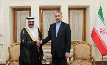 سفير المملكة لدى إيران يُقدم نسخة من أوراق اعتماده لوزير الخارجية الإيراني