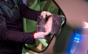 “الزكاة والضريبة والجمارك” تحبط محاولتي تهريب أكثر من 8 كيلوجرامات من مادة “الشبو” المخدرة