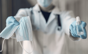 التعقيم وتجنُّب التجمعات أبرزها.. 10 نصائح لمكافحة العدوى في العمل