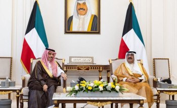 ولي عهد الكويت يستقبل وزير الخارجية