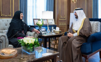 أمير الحدود الشمالية يستقبل رئيس مجلس إدارة جمعية زهرة لسرطان الثدي