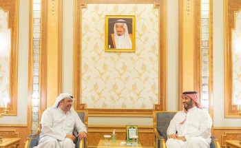 ولي العهد يلتقي نائب رئيس مجلس الوزراء وزير الدفاع بدولة الكويت