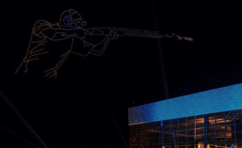 1000 طائرة درونز تقدم عرضاً ضوئياً في سماء معرض الصقور والصيد السعودي الدولي