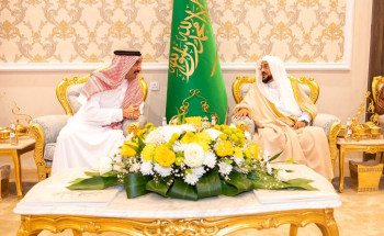 الأمير عبدالعزيز بن محمد بن جلوي آل سعود يقيم مأدبة عشاء تكريماً لمعالي وزير الشؤون الإسلامية في الأحساء