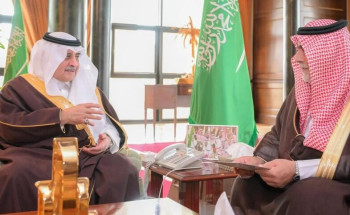 أمير تبوك يستقبل مدير التعليم ويطلع على سير الاختبارات بالمنطقة