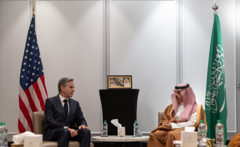 وزير الخارجية يلتقي وزير الخارجية الأمريكي
