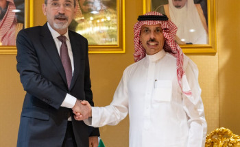 وزير الخارجية يلتقي نائب رئيس الوزراء وزير الخارجية الأردني