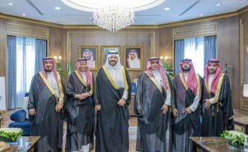 أمير الحدود الشمالية يستقبل رئيس وأعضاء جمعية الوداد الخيرية