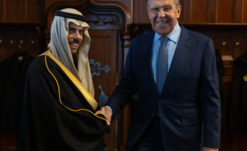 اللجنة الوزارية المكلفة من القمة العربية الإسلامية المشتركة تعقد اجتماعاً رسمياً مع وزير خارجية روسيا الاتحادية