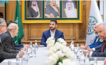 “خالد بن سلمان” يجتمع مع عدد من رؤساء كبرى الشركات الصناعية الفرنسية
