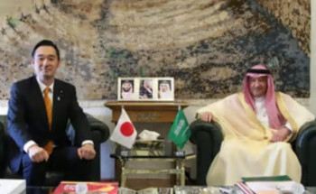 نائب وزير الخارجية يستعرض مع نظيره الياباني سبل دعم وتعزيز العلاقات الثنائية