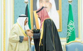 ‏نيابة عن خادم الحرمين الشريفين.. ولي العهد يقلد أمير دولة الكويت قلادة الملك عبدالعزيز تقديرا لسموه