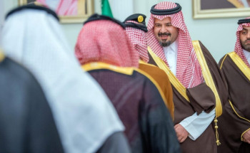 أمير المدينة المنورة يستقبل أصحاب الفضيلة والمعالي والمشايخ وأعيان المنطقة وجمعاً من المواطنين في جلسته الأسبوعية