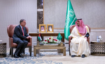 الأمير عبدالعزيز بن سعود يلتقي وزير الداخلية الأردني