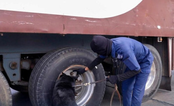 “الزكاة والضريبة والجمارك” تحبط محاولة تهريب أكثر من 1,6 مليون حبة كبتاجون