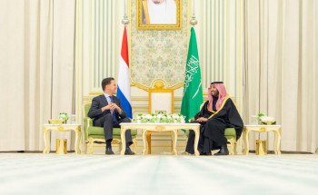 ولي العهد يستقبل رئيس الوزراء الهولندي ويستعرضان علاقات الصداقة بين البلدين
