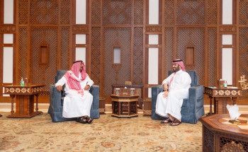 سمو ولي العهد يستقبل رئيس مجلس الوزراء بدولة الكويت