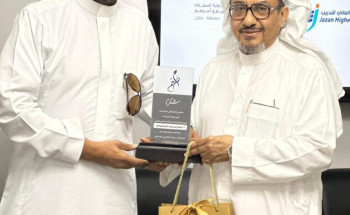 الوفاء لأهل العطاء.. رئيس مجلس إدارة تراحم جازان يكرم موظفي اللجنة المتعاونين سابقاً