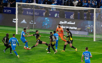 كلاسيكو الكرة السعودية.. الهلال يعزز صدارة الدوري بفوزه بثلاثية على الاتحاد