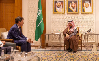 وزير الخارجية يستقبل رئيس لجنة الشؤون الخارجية ومجموعة الصداقة الفرنسية الخليجية