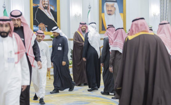 أمير منطقة الحدود الشمالية يستقبل منسوبي الإمارة المهنئين بشهر رمضان المبارك