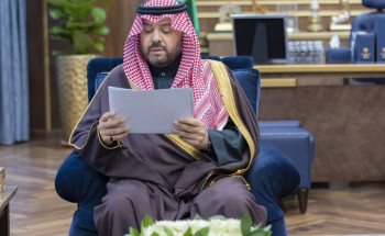 أمير الحدود الشمالية يتسلم الخطة الصحية لمستشفيات المنطقة والخطة التوعوية لأهمية المشي في شهر رمضان